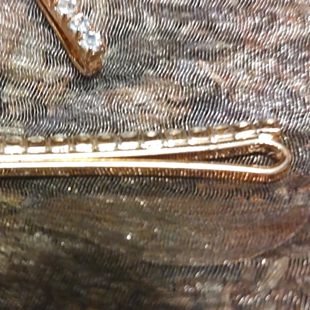 🔸💎🔸NWOT Sparkling Brilliant Petite Round Cut Rhinestone & Gold Clasp Barrette